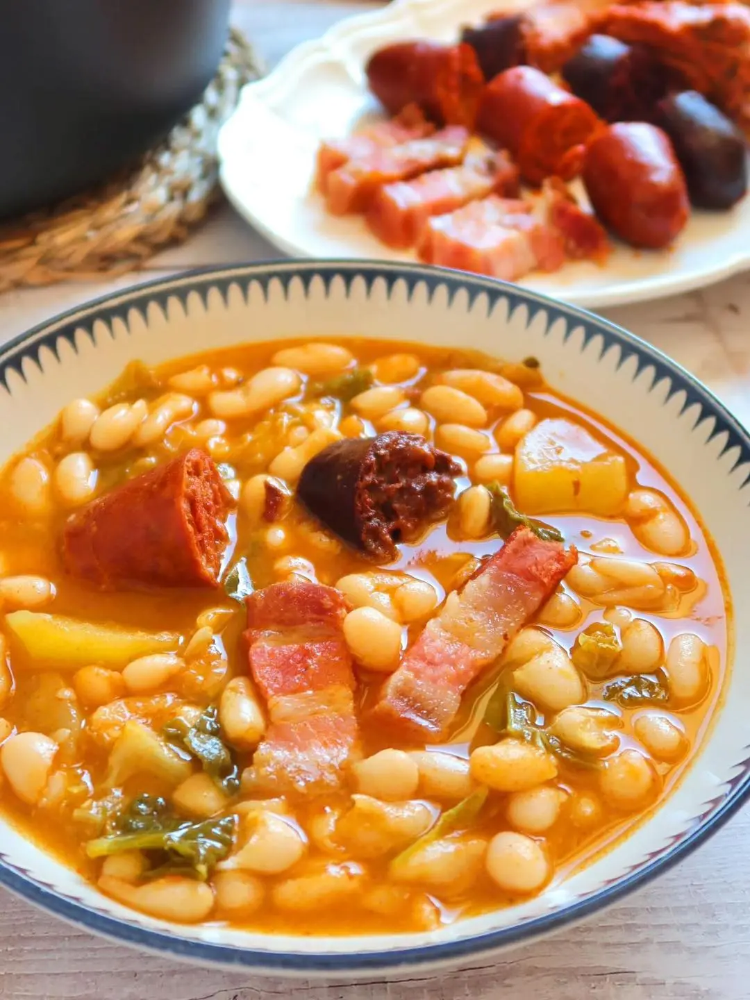 Zuppa di fagioli con salsiccia