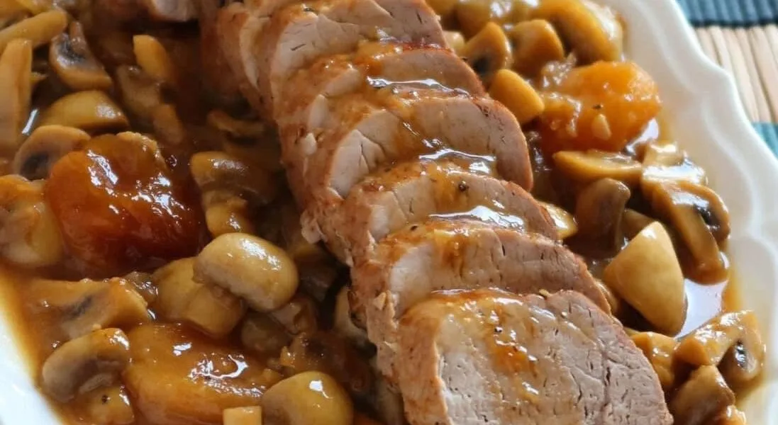 Canederli in salsa alla vaniglia, mangiati in un attimo 550 ml di latte 100 g di zucchero a velo