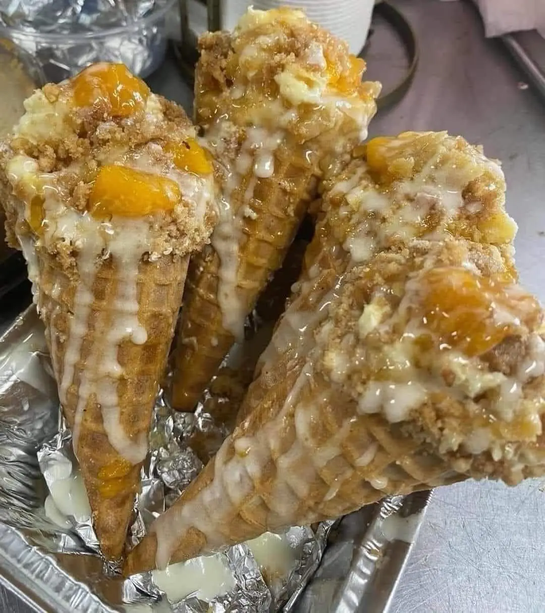 Coni di cheesecake calzolaio alla pesca